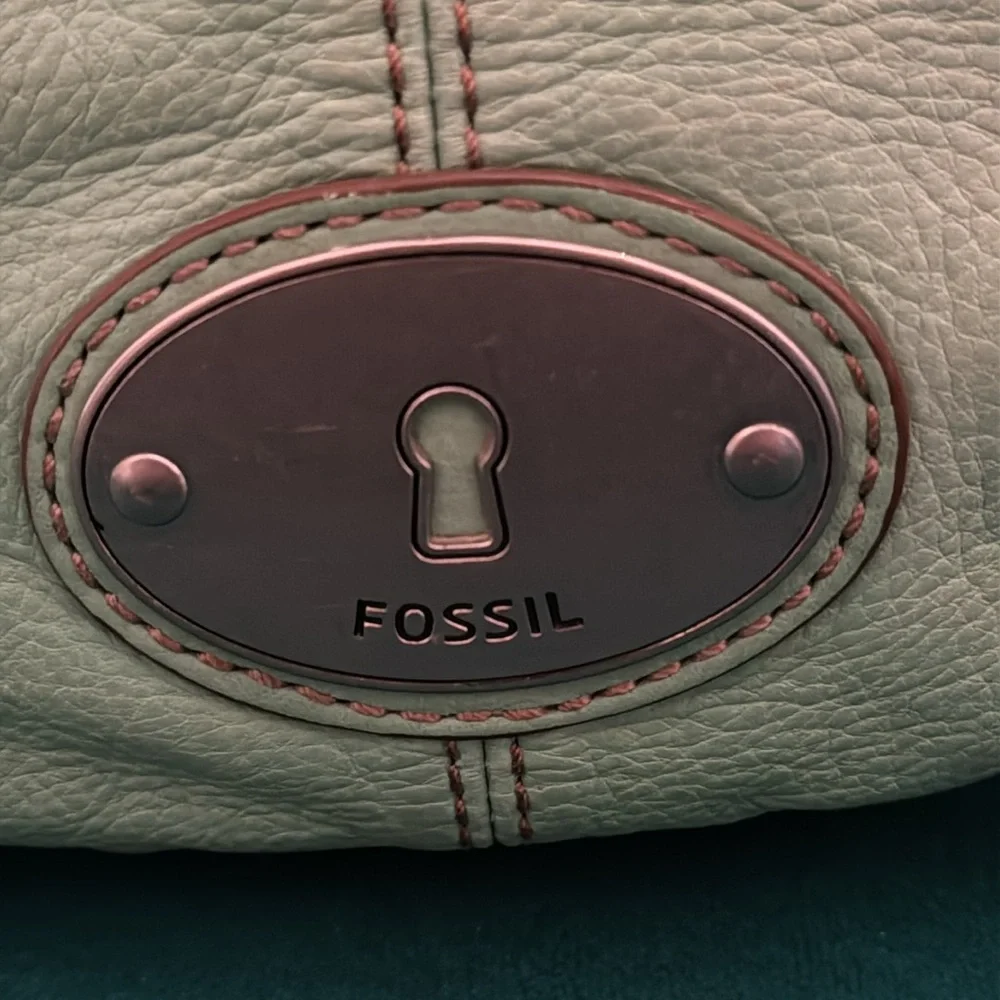 Fossil mint green vintage hobo” bag. Such a cool 60’s color!! No 🔐😞 (OLCC)